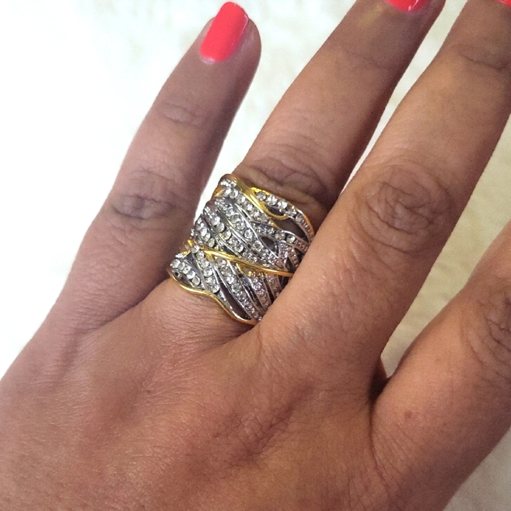 Gold and Silver Women's Ring - Picture 3 of 5